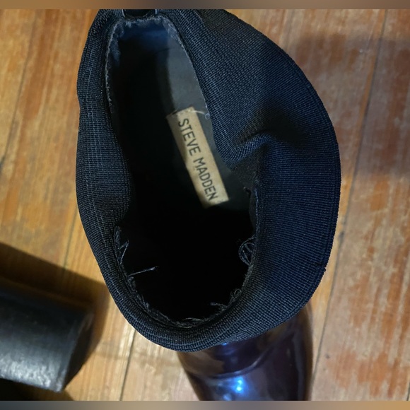 STEVE MADDEN maroon booties - Picture 3 of 3